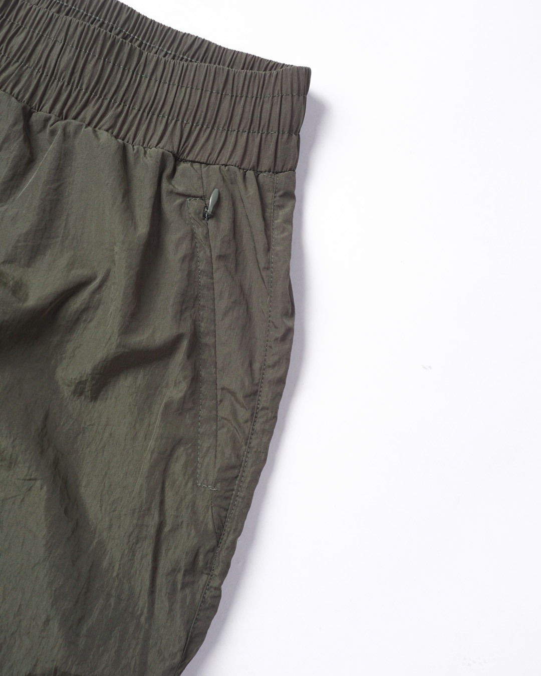 Fitch Studio Celana Pendek Nylon Crinkle V.1 | Army Green - Image 6
