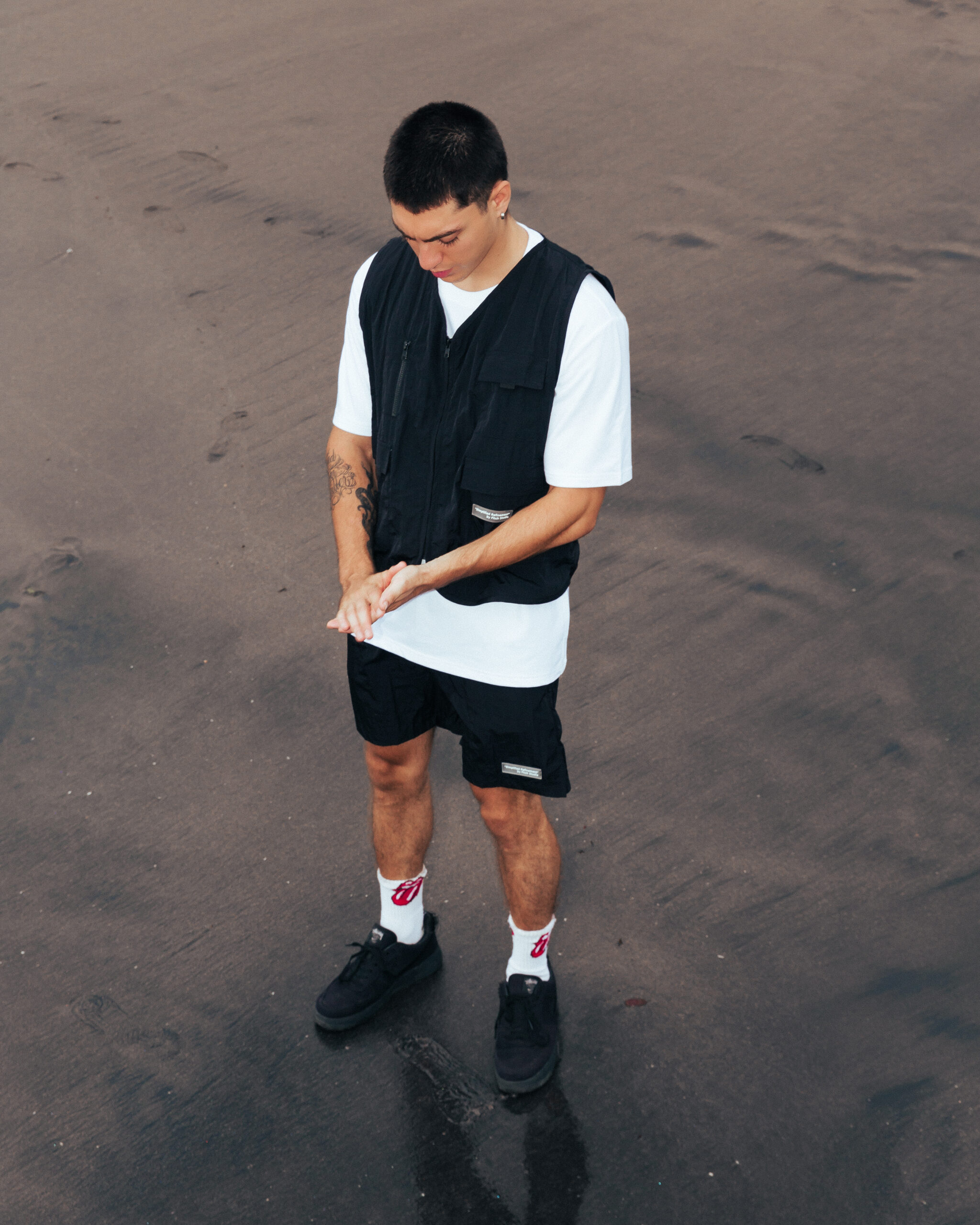 FITCH STUDIO | Crinkle Utility Vest V.1 | Black - Image 2